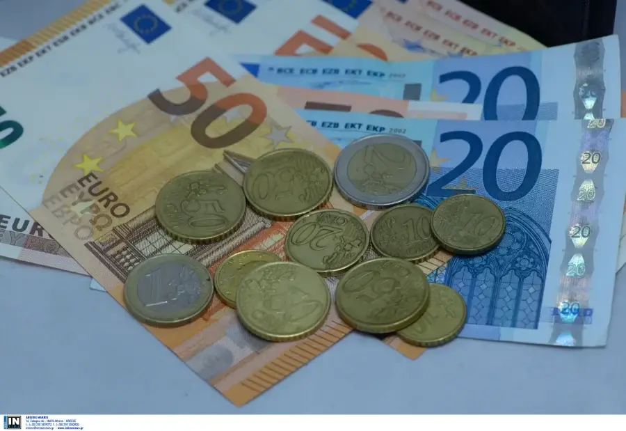 Επιταγή ακρίβειας: Αλλάζουν τα κριτήρια και φέρνουν νέους δικαιούχους – Πότε μπαίνουν τα 250 ευρώ