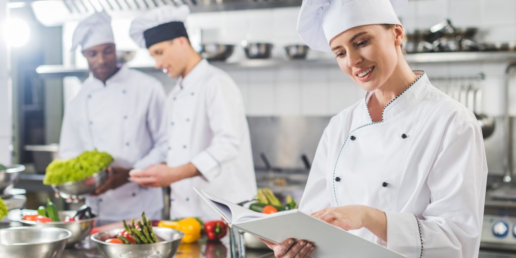 ΔΥΠΑ – ΟΑΕΔ: Πρόγραμμα επαγγελματικής κατάρτισης βοηθών μαγείρων