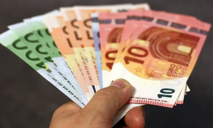 Τριετίες: Αυξήσεις έως και 230 ευρώ, οι τυχεροί από το «ξεπάγωμα»