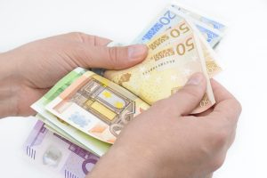 Συντάξεις, επίδομα παιδιού και ΟΠΕΚΑ: Οι ημερομηνίες πληρωμών