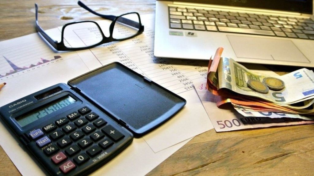 Φορολογικό νομοσχέδιο: Οι αλλαγές σε τεκμήρια και ΕΝΦΙΑ