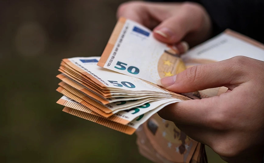 Επίδομα 400 ευρώ ποιοι πληρώνονται