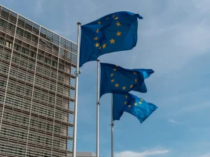 EPSO - 964 θέσεις εργασίας στην Ευρωπαϊκή Ένωση με μισθούς έως 5.438 ευρώ