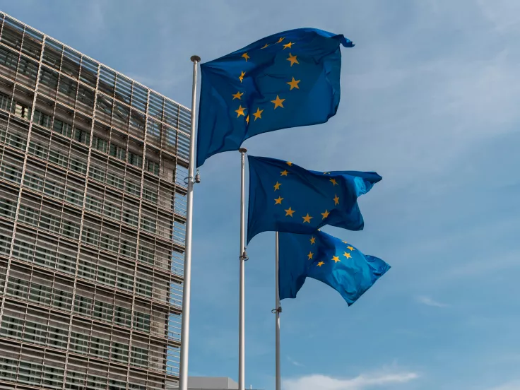 EPSO - 964 θέσεις εργασίας στην Ευρωπαϊκή Ένωση με μισθούς έως 5.438 ευρώ