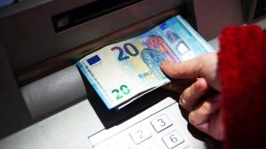 Επίδομα 400 ευρώ Ποιοι είναι οι δικαιούχοι και πότε θα γίνει η πληρωμή